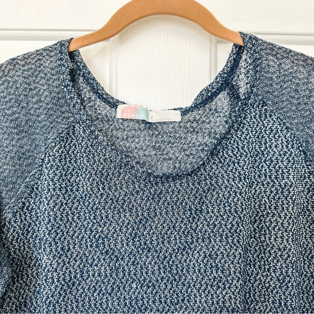 FREE PEOPLE Beach Women's Blue Long Sleeve Knit Sweater Top - Small